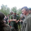 P�enda naplnil sv�j poh�r v�t�ze �ampa�sk�m a �el si p�ip�t na sv�j �sp�ch s kamar�dy.